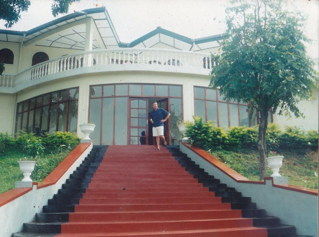 Royal Mount Hotel Канди Екстериор снимка