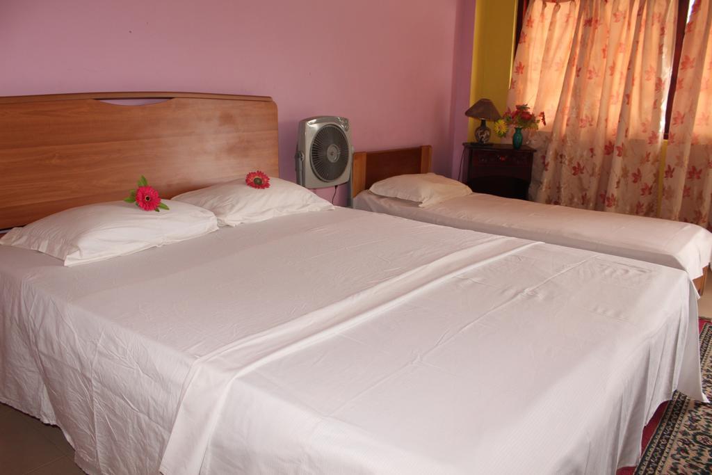 Royal Mount Hotel Канди Стая снимка